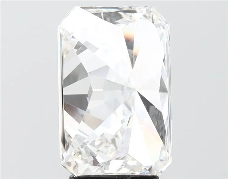 4.00ct Radiant Lab Grown Diamond (Colour F, Clarity VS1, IGI Certified)